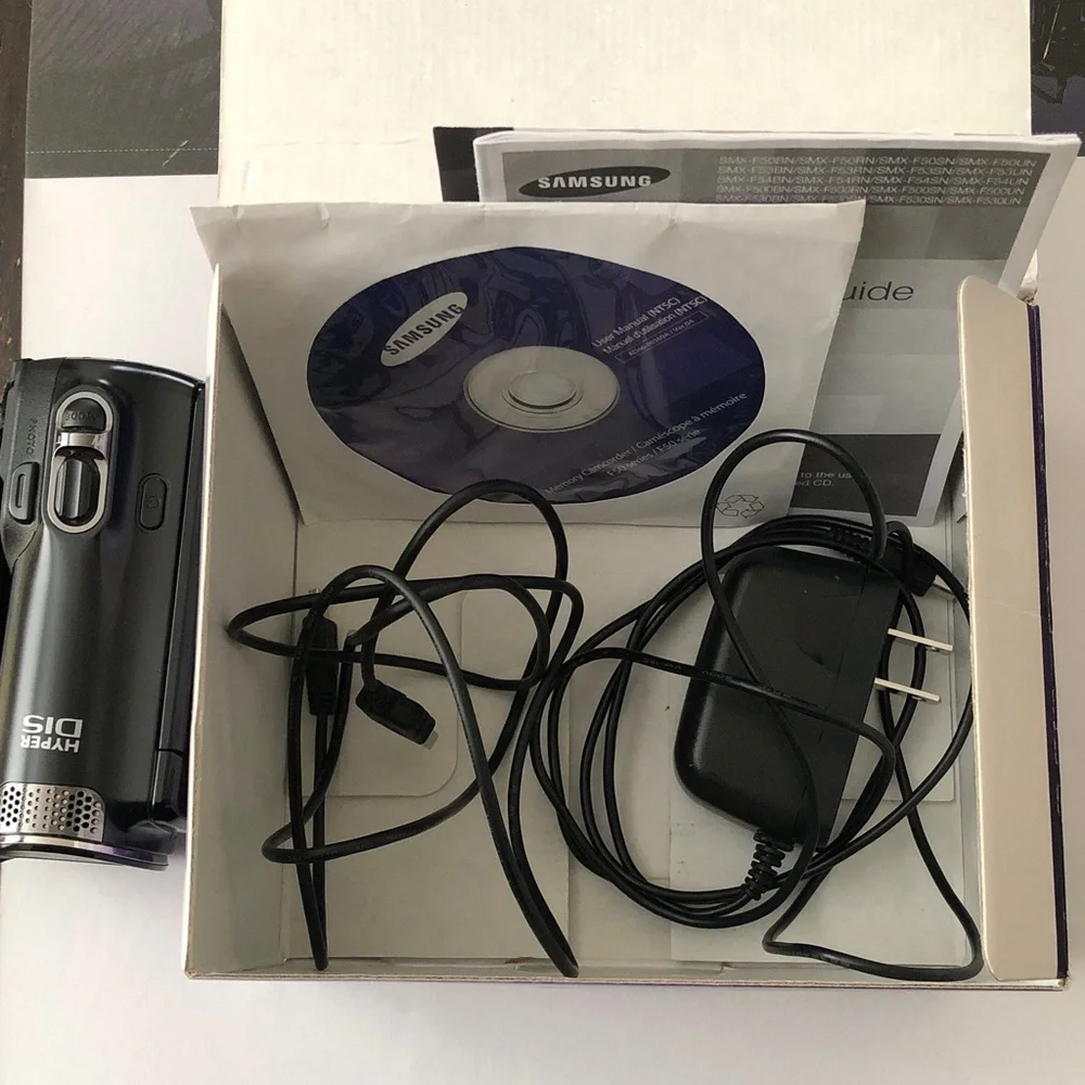 Samsung SMX-F50BN/XAA, Black Flash Memory SD Camcorder with 65x Zoom - Used
